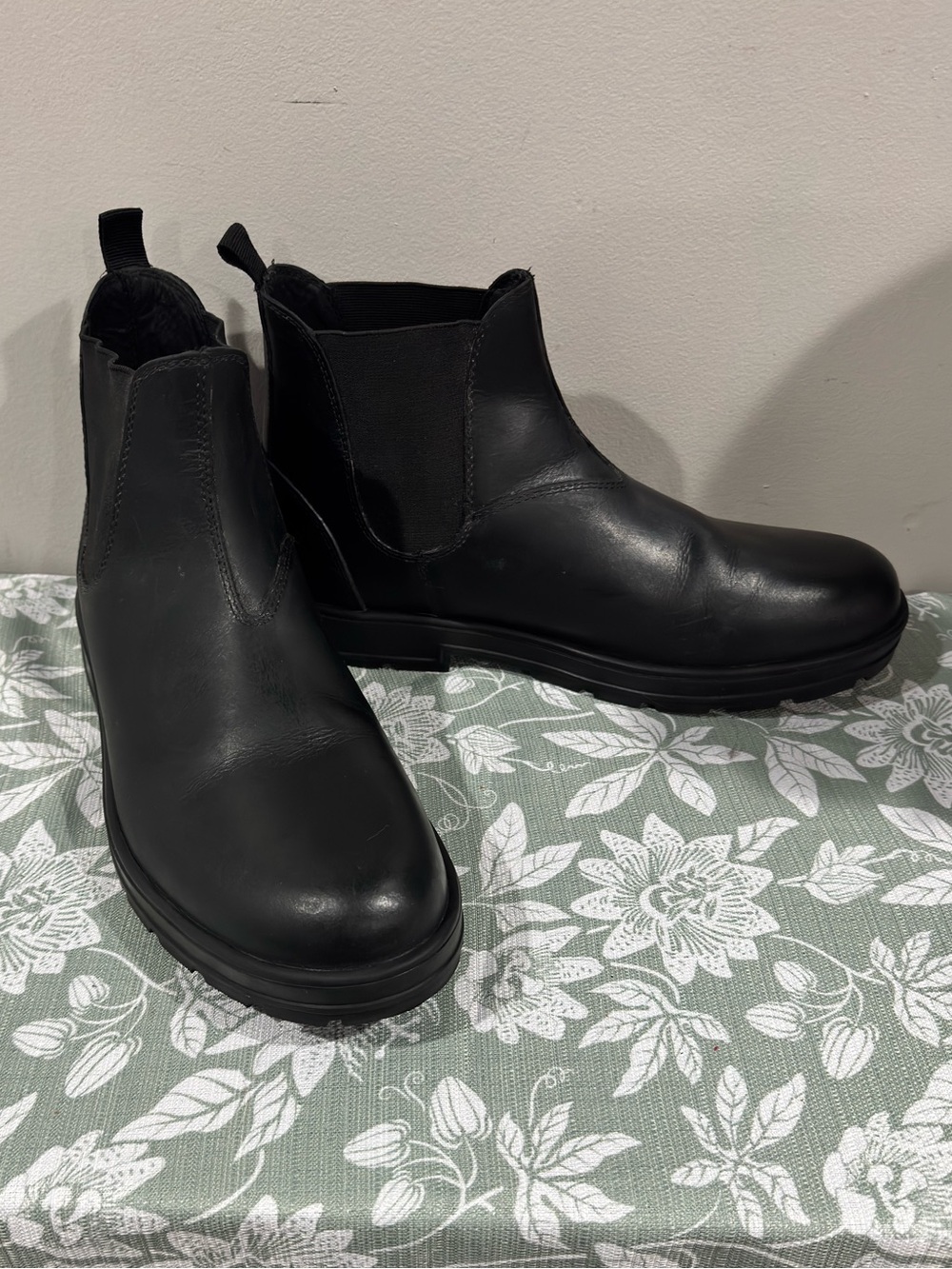 Aldo Black Leather Chelsea Boots (Size-11) - Picture 2 of 6